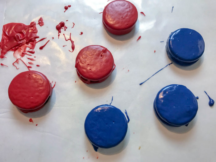 Patriotic Oreos Recipe decorated cookies #ichoosejoyblog #cookies #fourthofjuly #cookierecipe