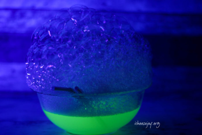 Glow in the Dark Bubbles tutorial