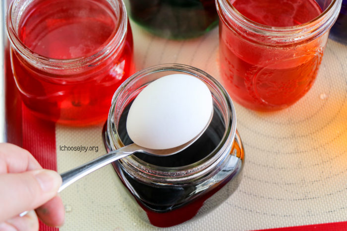 How to Dye Eggs with Food Coloring
