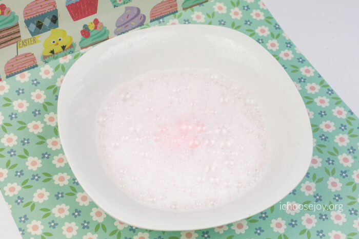 Frozen Fizzy Easter Eggs STEM activity 