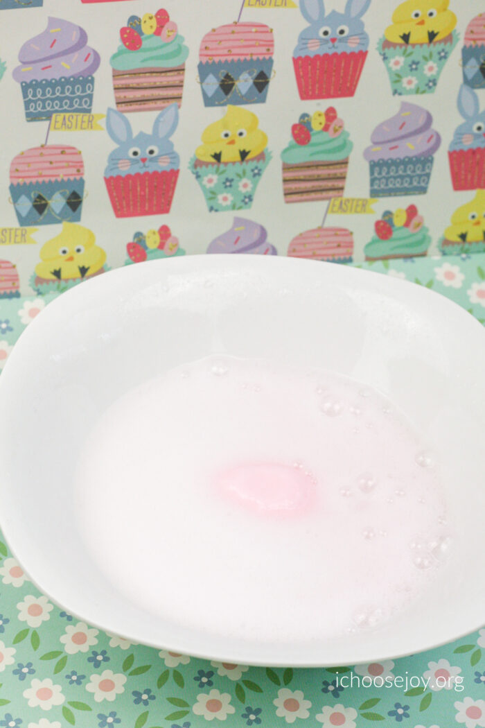 Frozen Fizzy Easter Eggs STEM activity